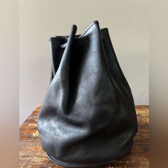 Vintage 🇺🇸Coach Handbag in black - Picture 2 of 14